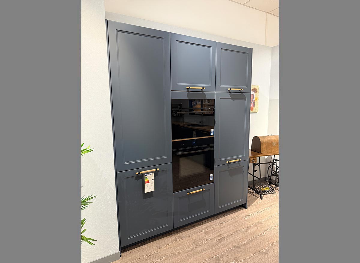 Ausstellungsküche Nobilia Casato Lacklaminat Fjordblau 