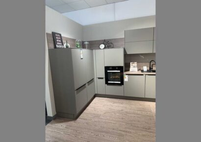 Nobilia Screen Taupegrau Maße 185cm x 406cm x 185cm und Block 150 cm Breit inkl. hochwertiger Miele Geräte