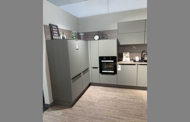 Nobilia Screen Taupegrau Maße 185cm x 406cm x 185cm und Block 150 cm Breit inkl. hochwertiger Miele Geräte